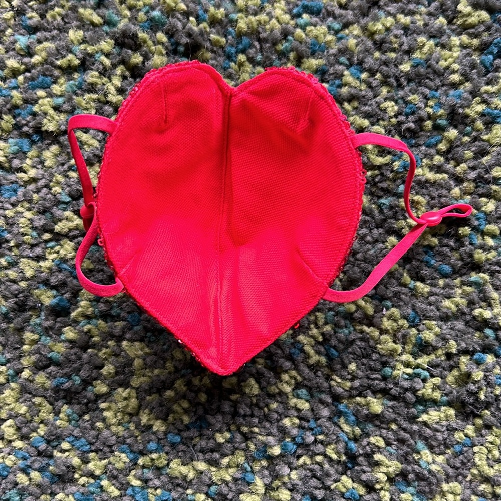 Nordstrom Red Heart-Shaped Sequin Face Mask - Picture 4 of 4